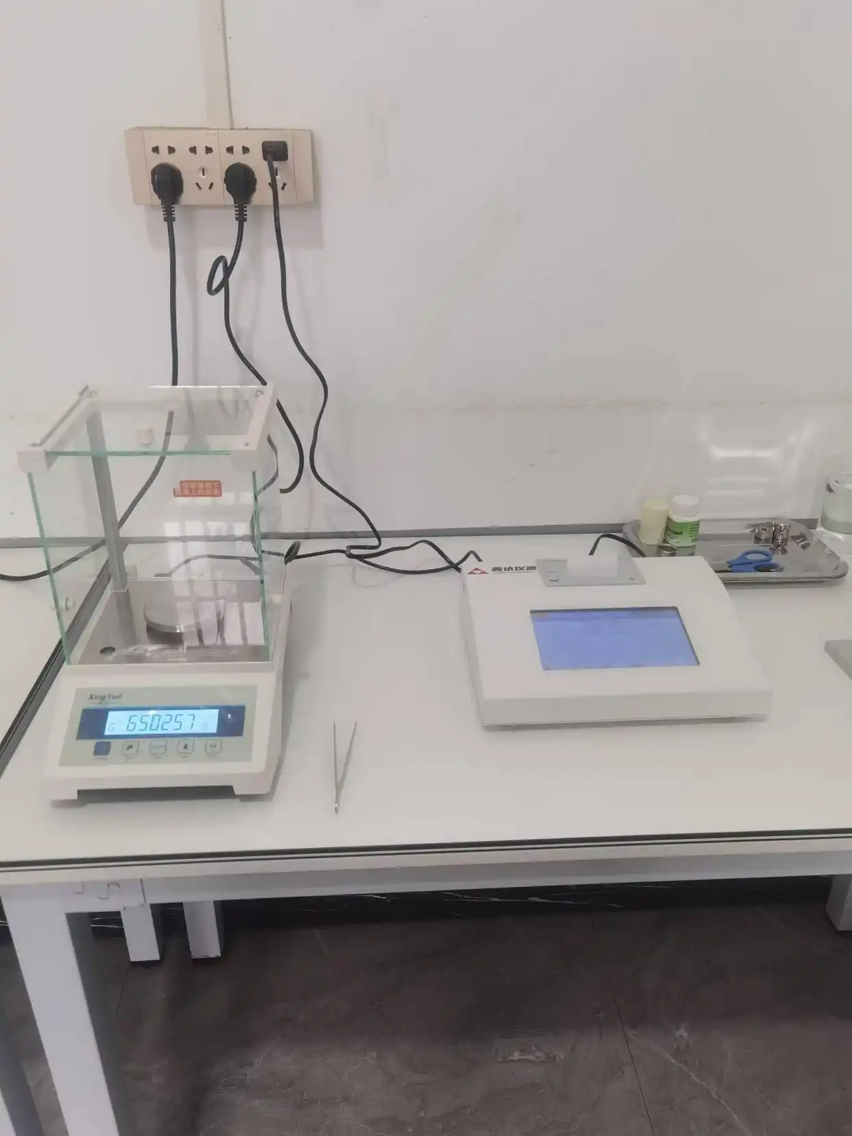 What is a calorimeter crucible?