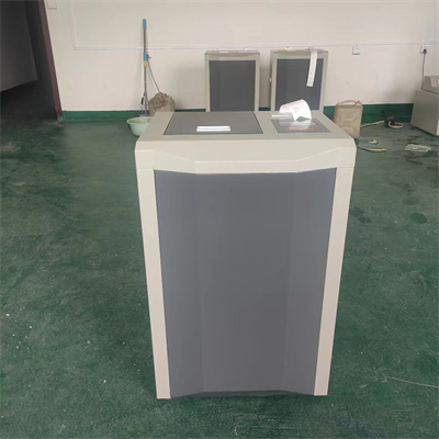 What is the room temperature requirement for the calorimeter?